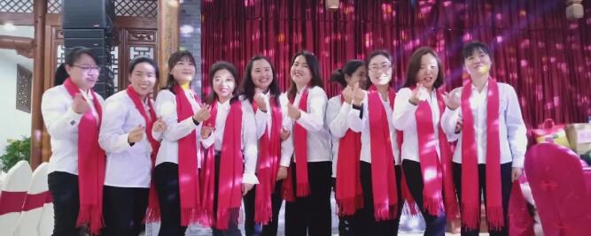 向女神們致敬！